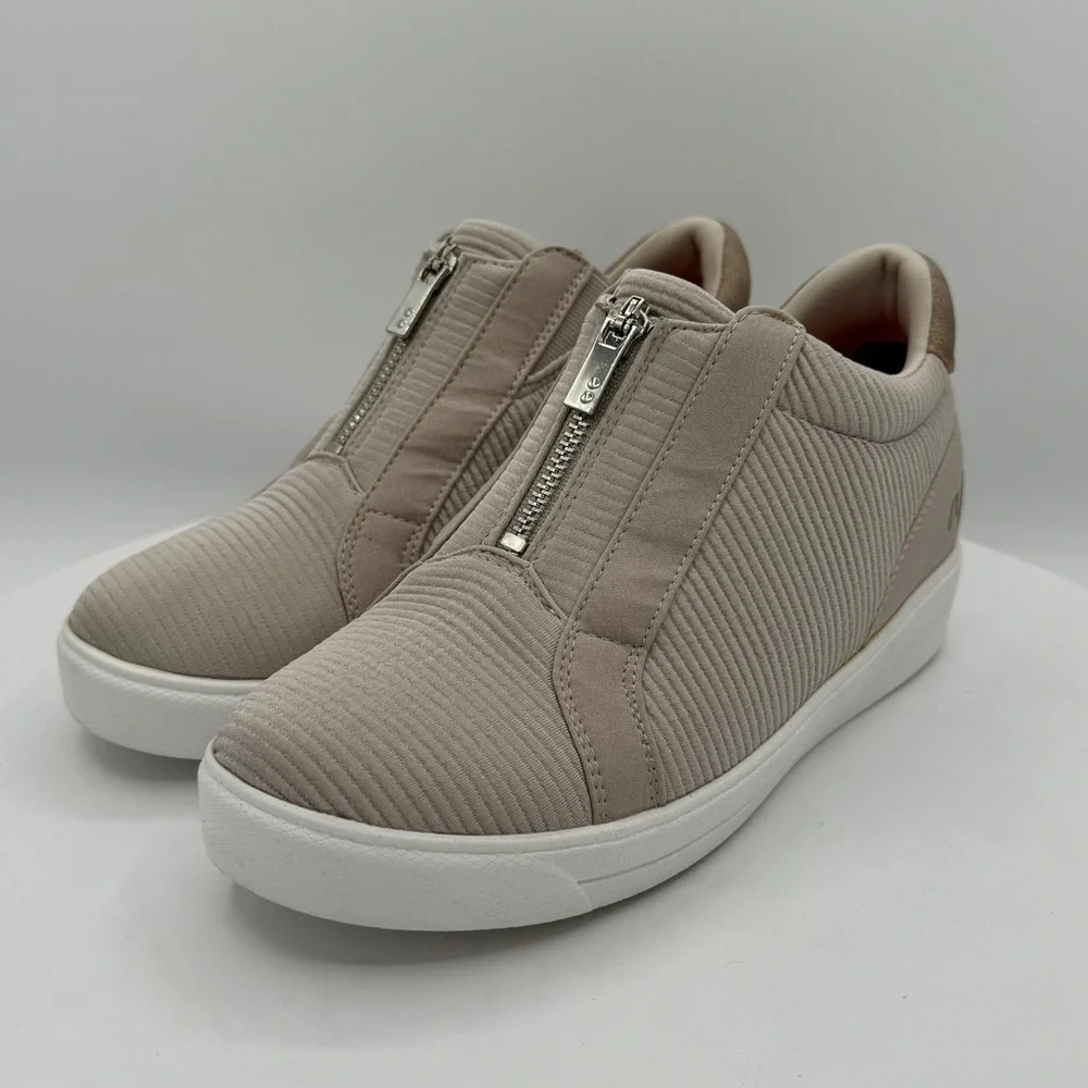RYKA VIBE WOMENS SPORT CASUAL SNEAKER/SHORT BOOT SIZE 7.5 W/EU 37.5 CLR CHATAUPE